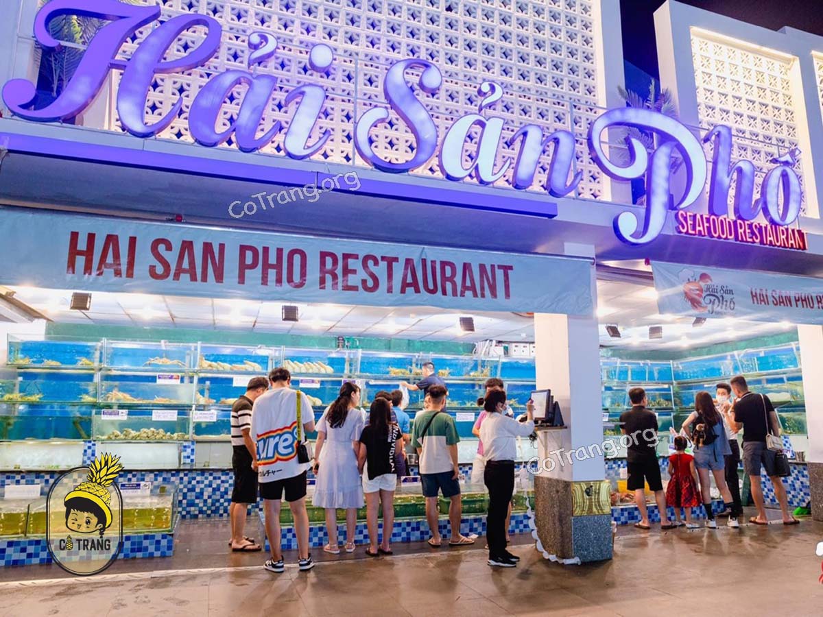 Hệ thống bể chứa hải sản hiện đại tại nhà hàng Hải Sản Phố Võ Nguyên Giáp