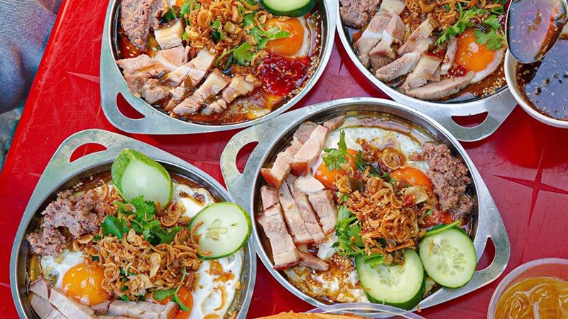 bánh mì chảo cô Liên